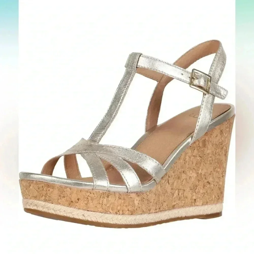Ugg champagne gold Melissa metallic t strap wedges sz 10